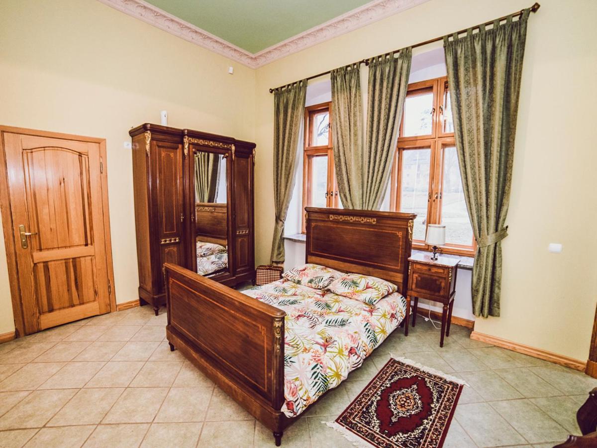 Palac Kursko Extérieur photo