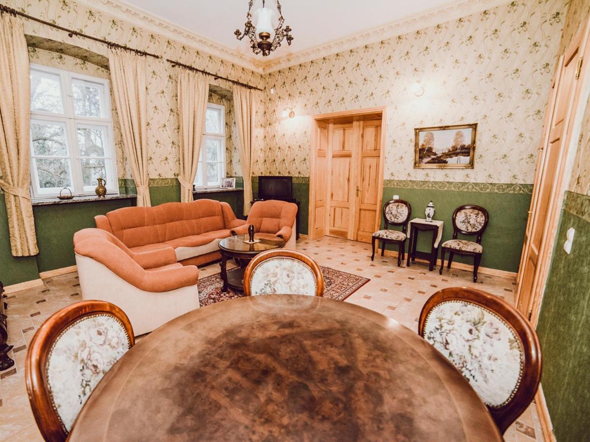 Palac Kursko Extérieur photo