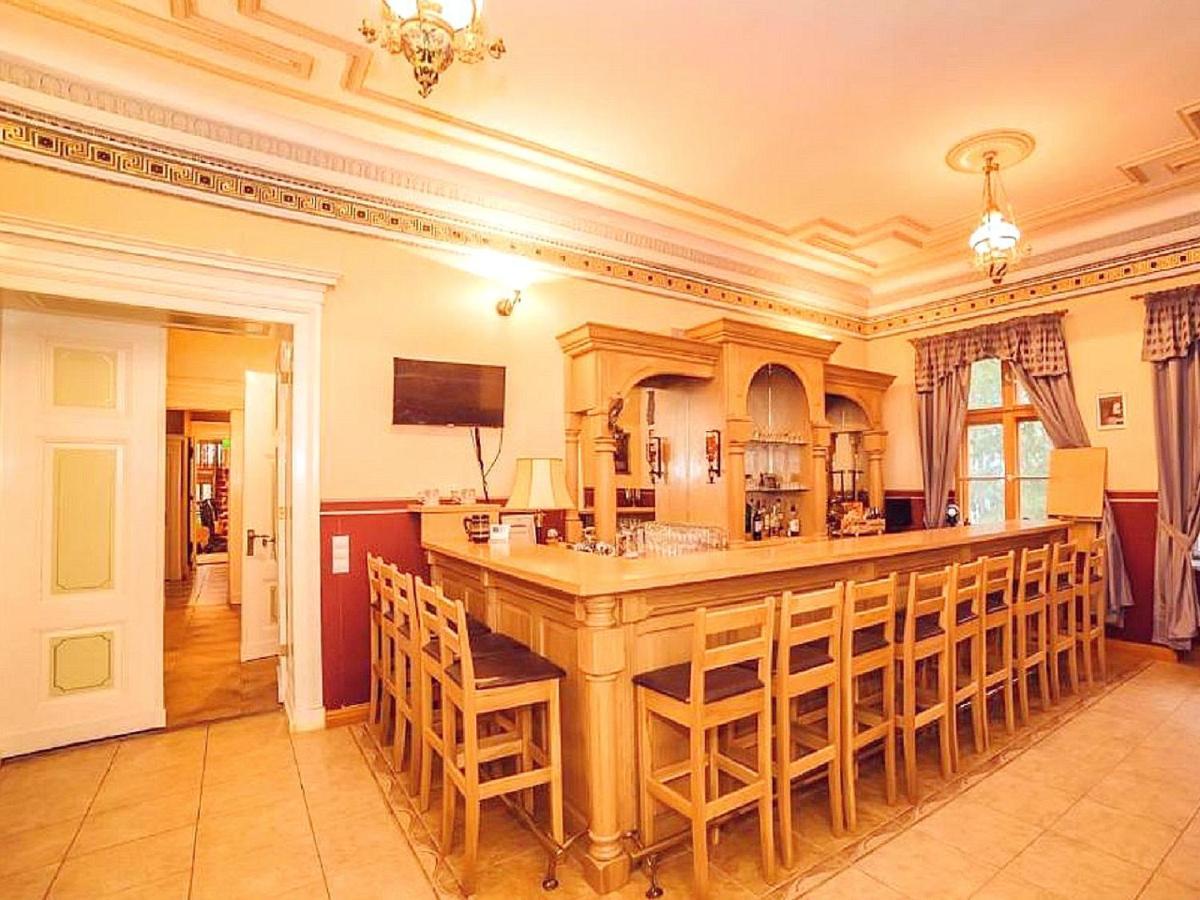 Palac Kursko Extérieur photo