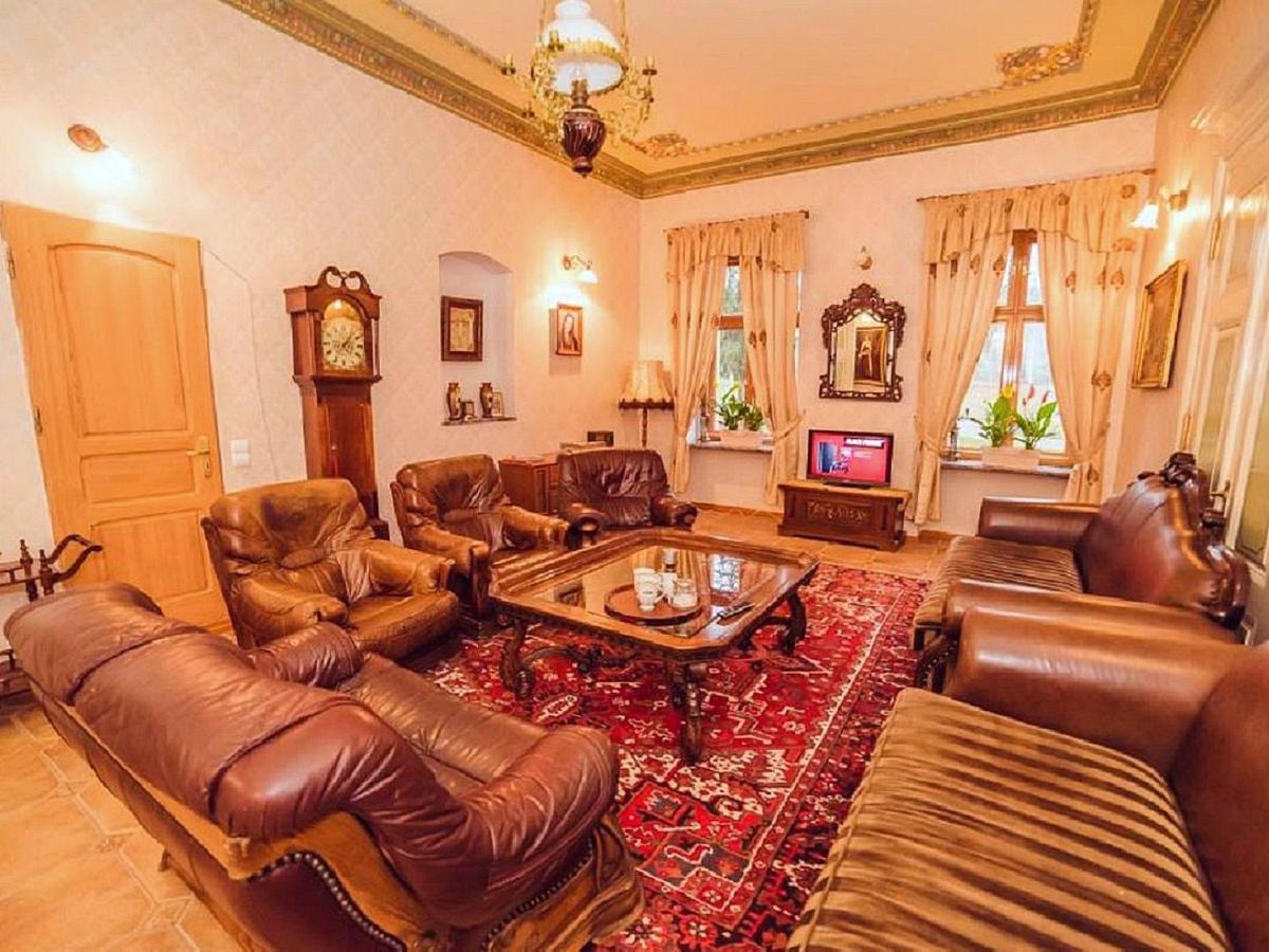 Palac Kursko Extérieur photo