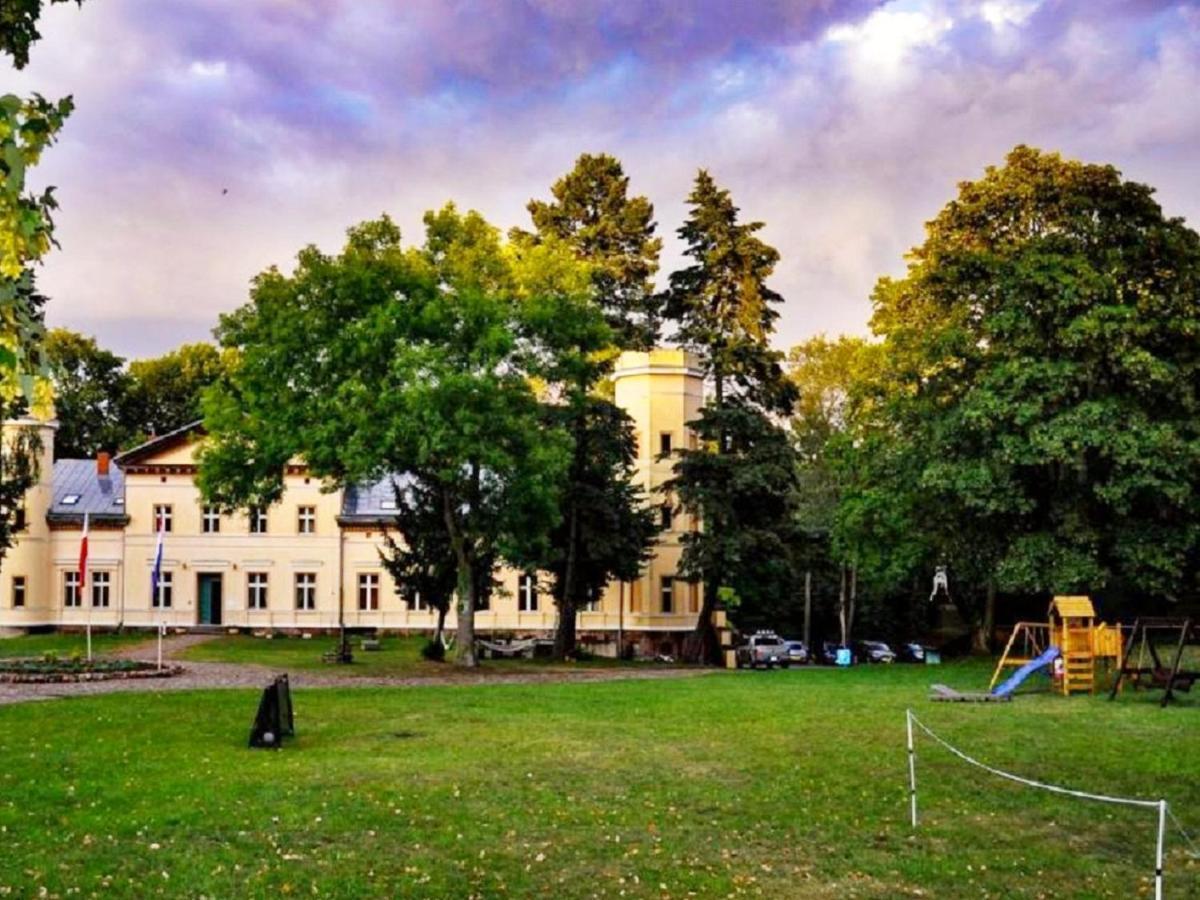 Palac Kursko Extérieur photo