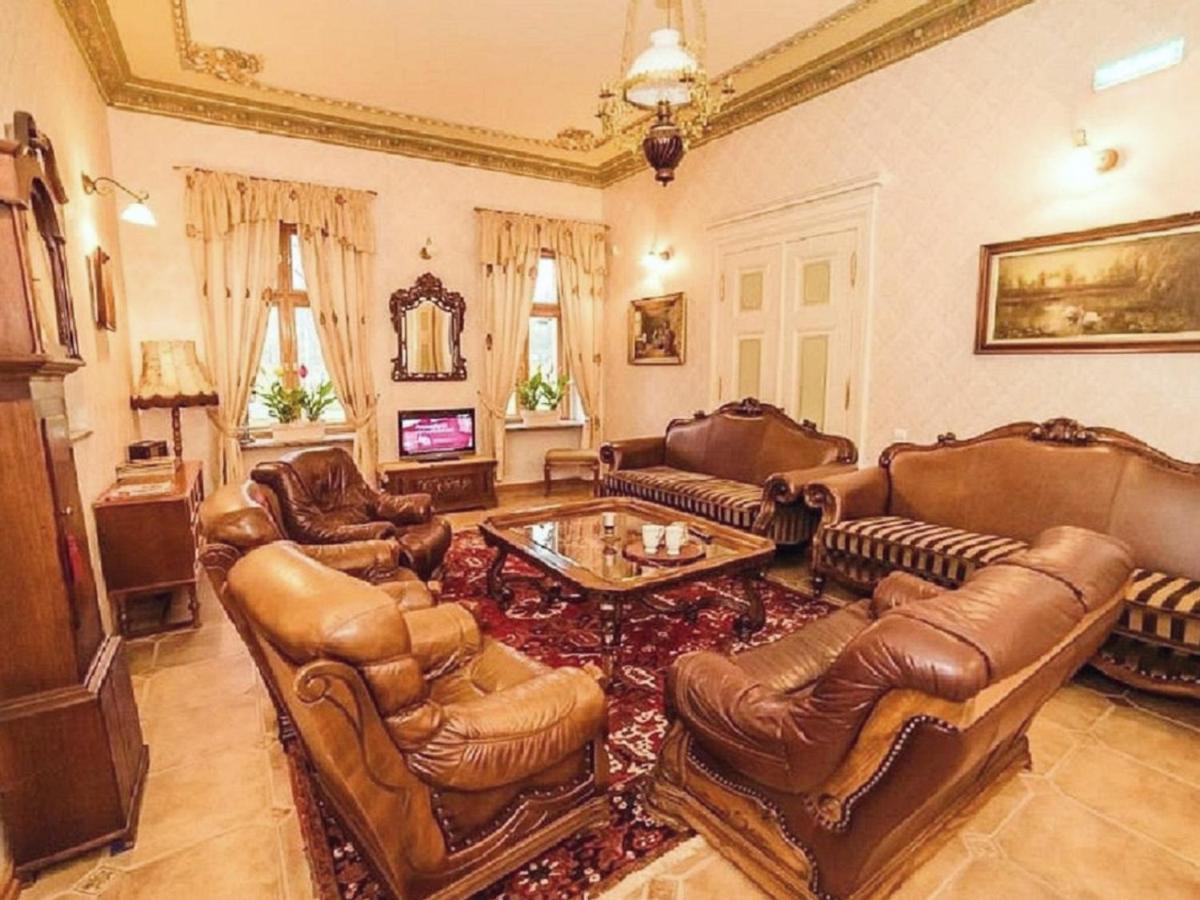Palac Kursko Extérieur photo